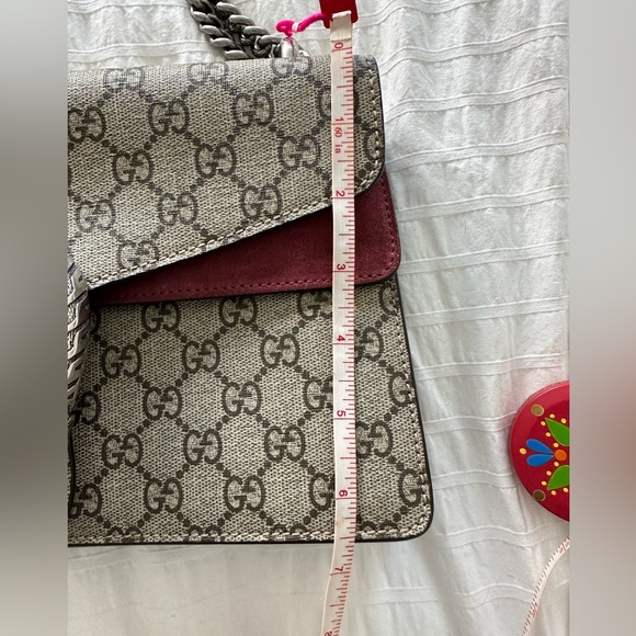 Authentic GG Supreme blooms shoulder bag. Pre loved. Tags still attached. - Picture 6 of 8